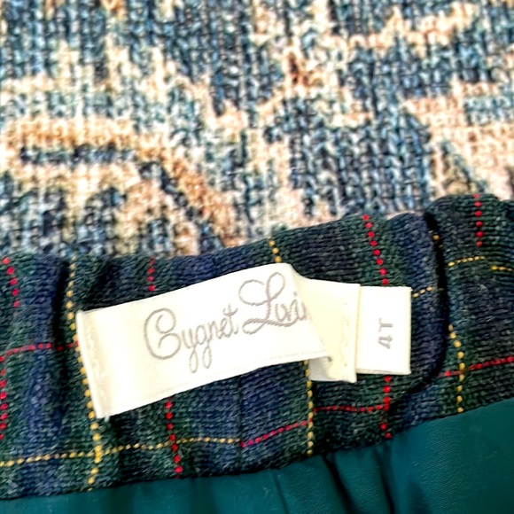 SZ 4 Cygnet Living Wool Shorts - Picture 2 of 3